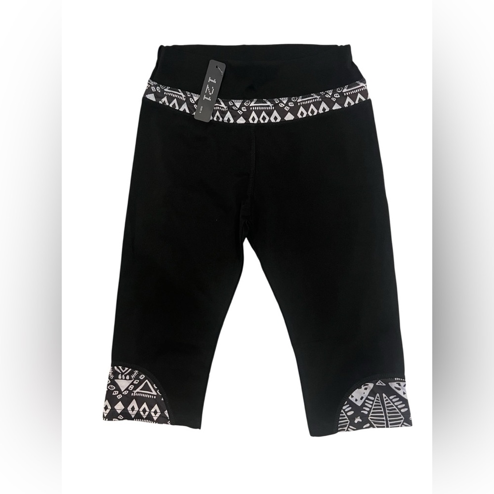 Black and White Patterned Athletic Capris